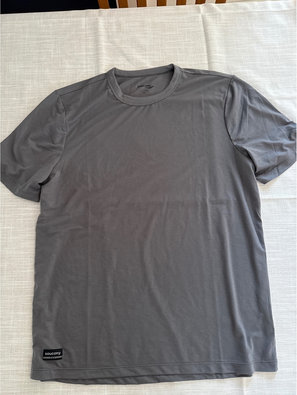 Saucony men’s shirt size large gray